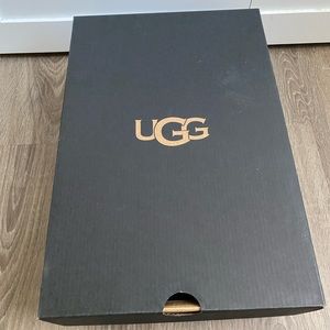 Ugg Australia empty shoe box